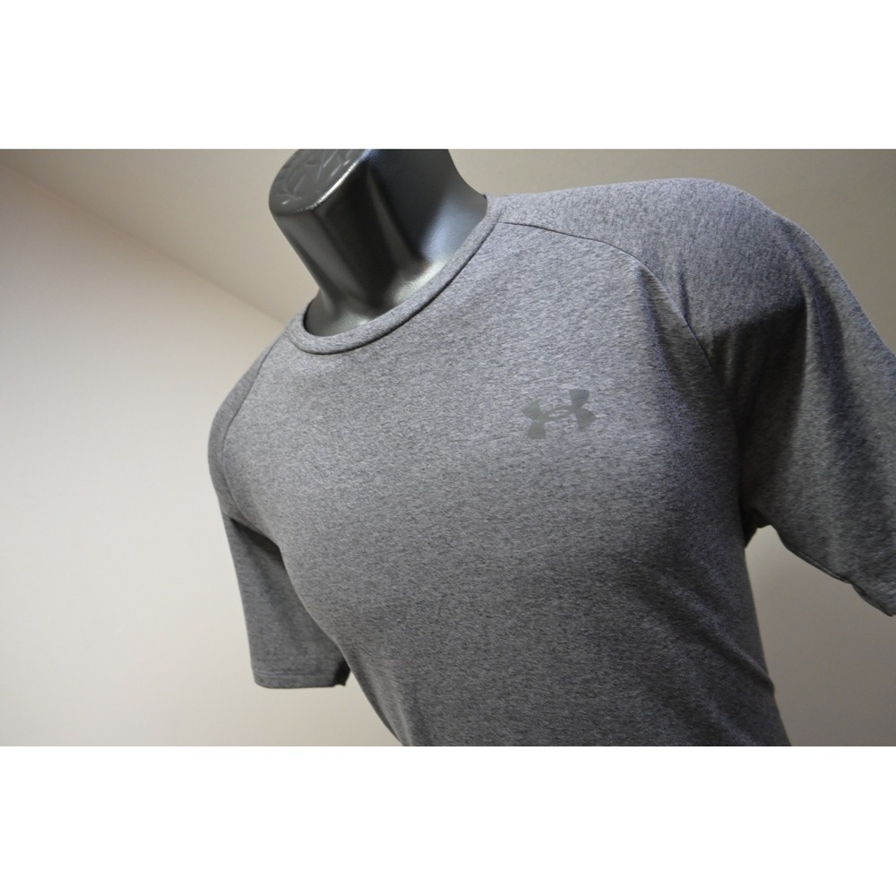 Under Armour Tech Tee Gym Shirt Men Size Medium Grey Athletic Shirt Excellent